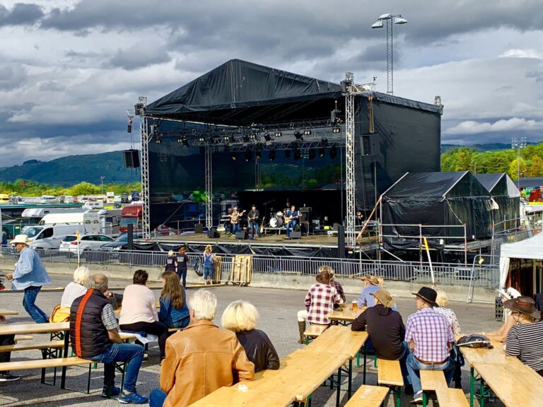 Lydanlegg Danley Sound Labs J7 – Countryweekend Travparken | Arena Akustikk